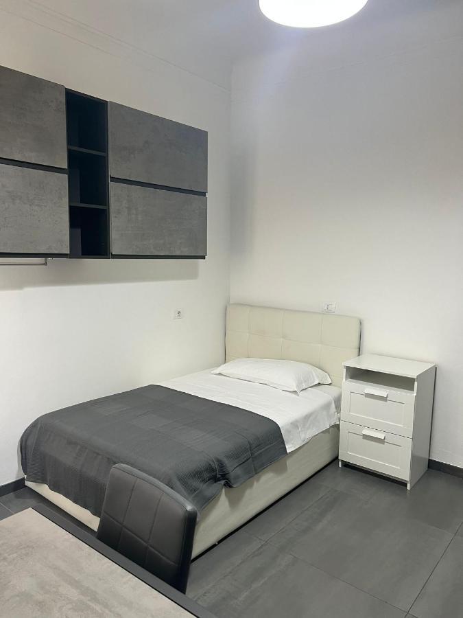 Havip Hotel Milan Bagian luar foto
